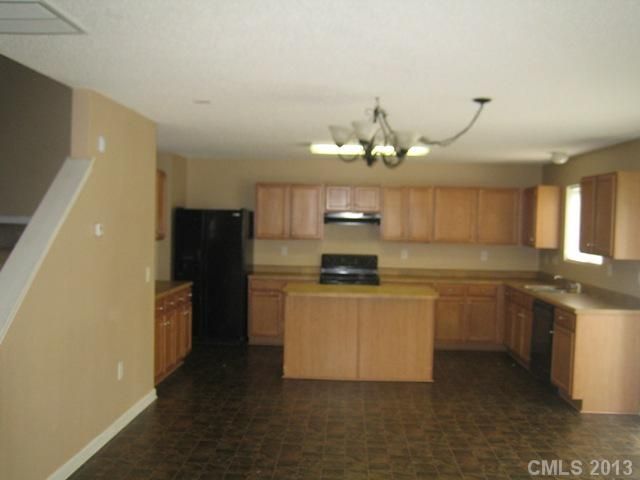 13747 Rutherglen Ct, Charlotte, NC 28213