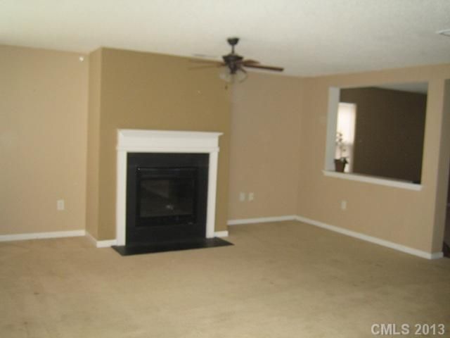13747 Rutherglen Ct, Charlotte, NC 28213