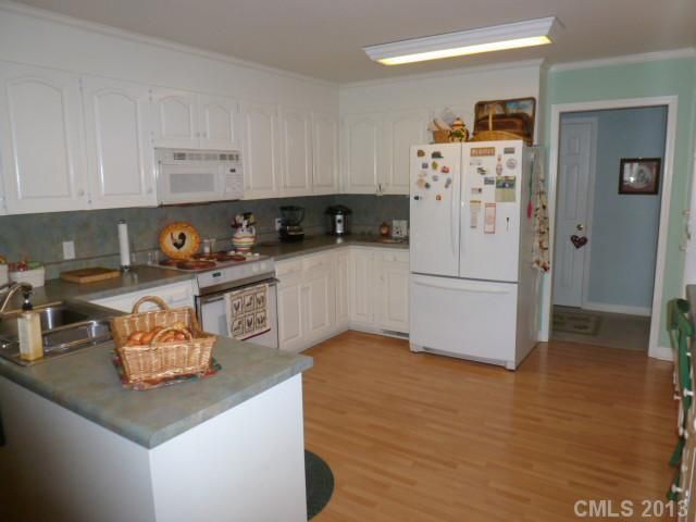 1218 E Doc Garris Rd, Lancaster, SC 29720