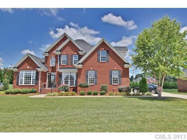 1013 Creekwalk Dr, Stanley, NC 28164