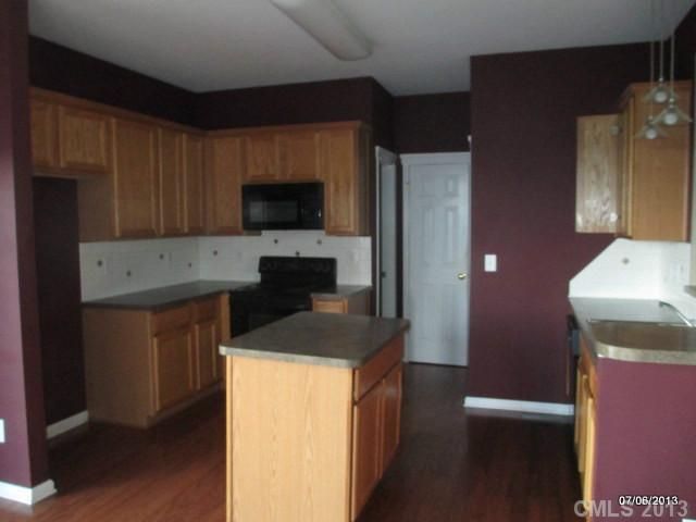 6900 Babbling Brook Ln, Concord, NC 28025