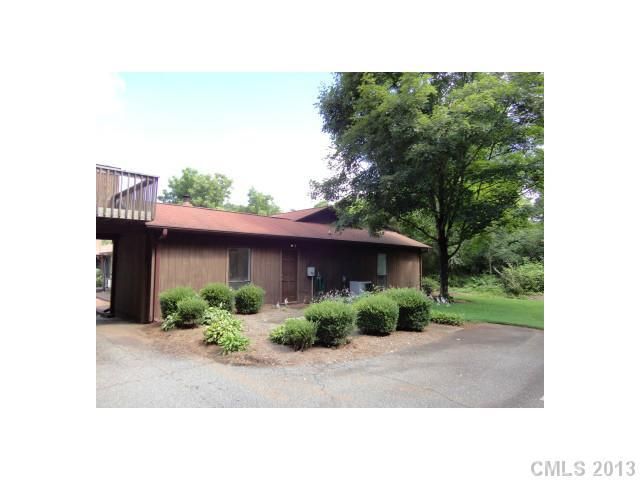 850 NE 8th St #D, Hickory, NC 28601