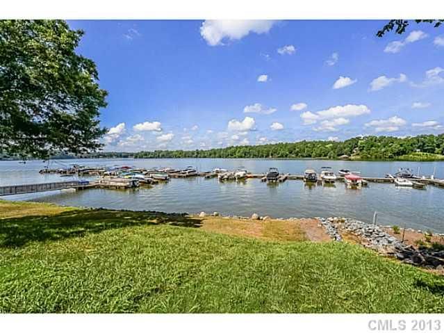 9816 Emerald Point Dr #9, Charlotte, NC 28278