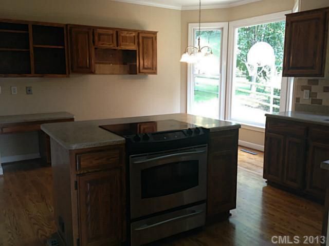 6912 Foxglove Rd, Charlotte, NC 28226