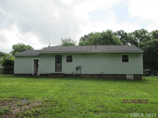 906 Timberlane Dr, Mount Holly, NC 28120