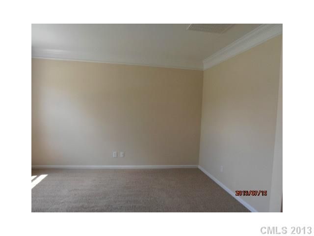 9924 Back Acre Dr, Charlotte, NC 28213