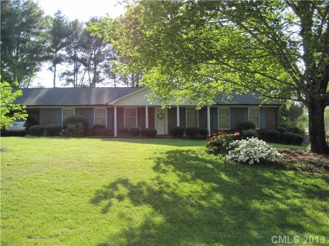 1009 Hunter St, Statesville, NC 28677