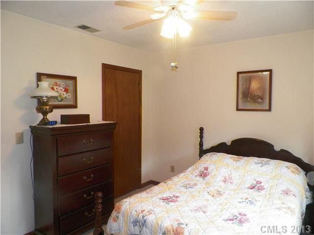 706 Gladedale Ln, Monroe, NC 28110