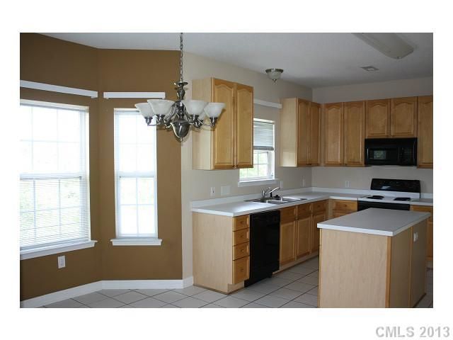 125 Mark Twain Ct, Mount Holly, NC 28120