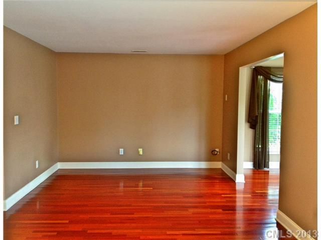 9918 Barbee Dr, Charlotte, NC 28269
