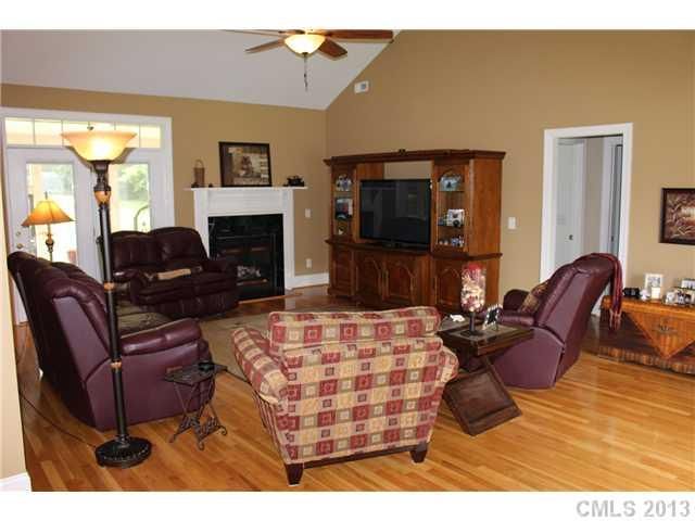 10328 Spring Meadow Dr, Mint Hill, NC 28227