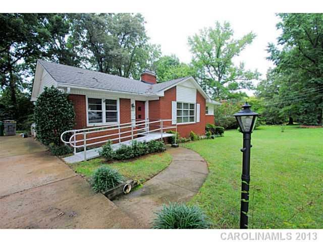 805 Greenhill Dr, Charlotte, NC 28217