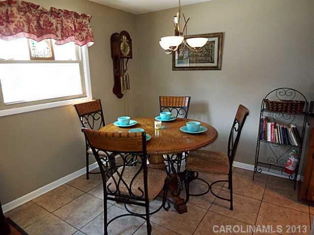 415 Madison Dr, Mount Holly, NC 28120