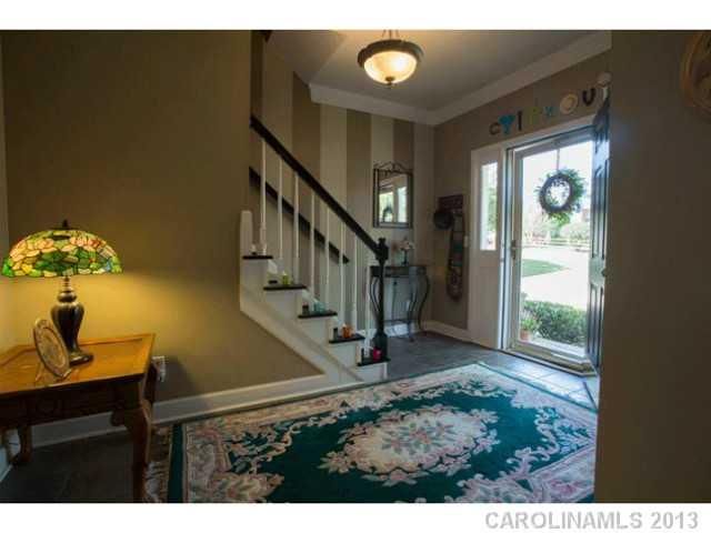 208 Walnut Point Dr, Matthews, NC 28105