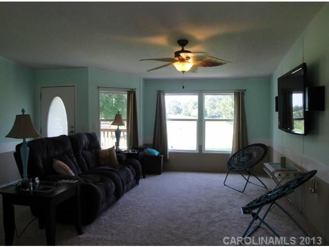 2936 Old Mountain Rd, Stony Point, NC 28636