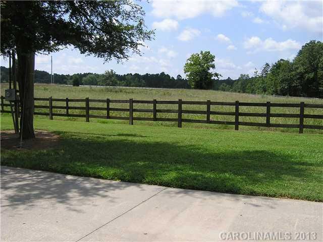 102 Winding Trail Ln, Midland, NC 28107