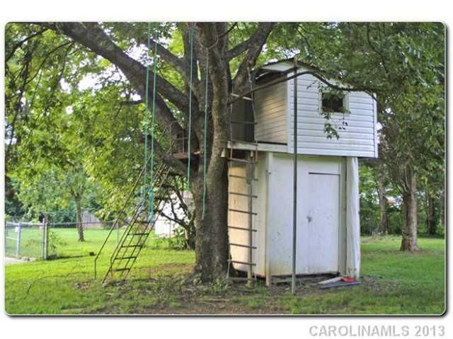 5931 Olinda St, Charlotte, NC 28215