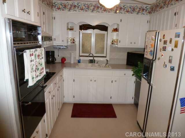 813 Lakeside Cir, Lancaster, SC 29720