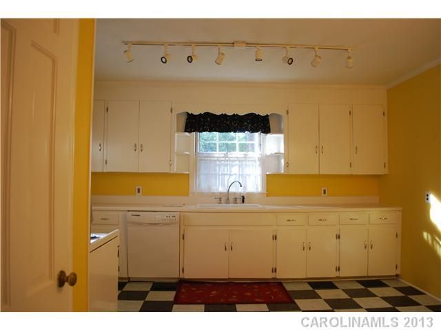 104 Sunset Dr, Chester, SC 29706