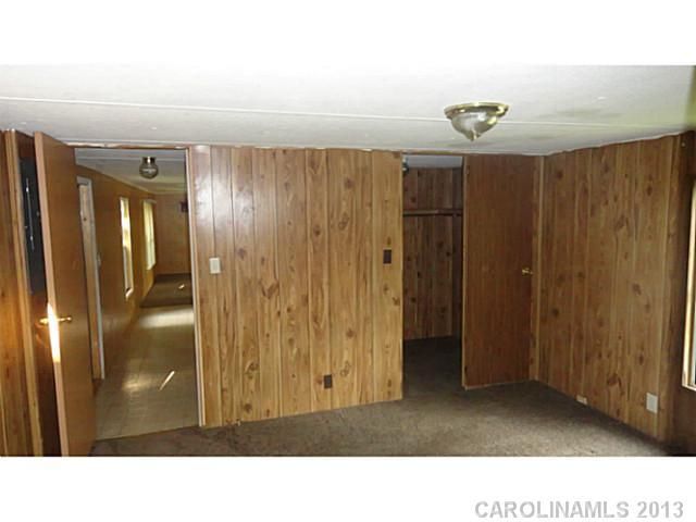 105 Riding Rd, Mount Holly, NC 28120