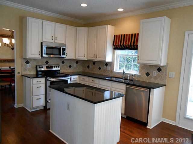 9410 Willow Tree Ln, Charlotte, NC 28277