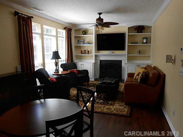 9410 Willow Tree Ln, Charlotte, NC 28277
