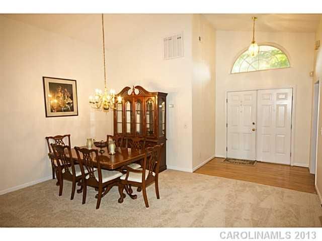 6404 Forest Pond Dr, Charlotte, NC 28262