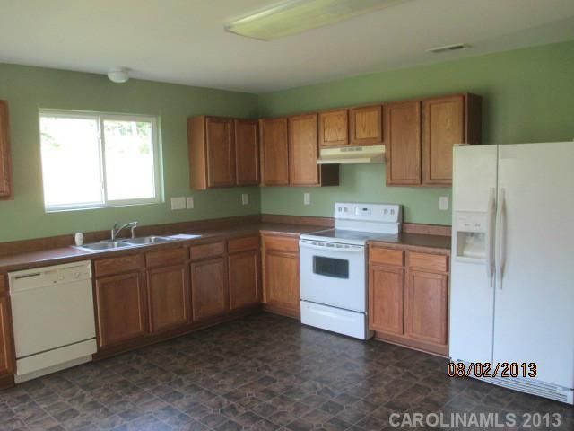 8131 Deodora Cedar Ln, Charlotte, NC 28215