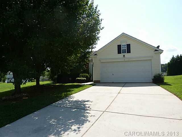 9904 Peppermint Ln, Charlotte, NC 28215