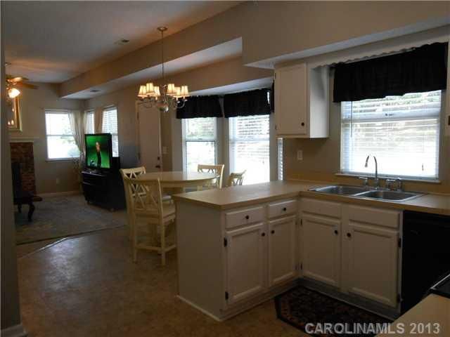 2606 Silkstream Ln, Charlotte, NC 28262