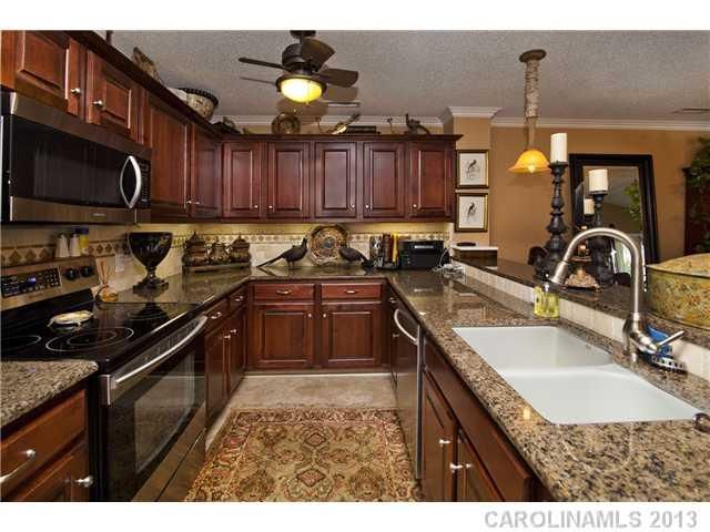 1233 Torrence Cir #27, Davidson, NC 28036