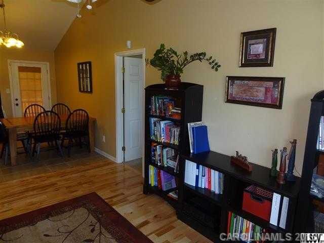 926 NW Berlin St, Conover, NC 28613