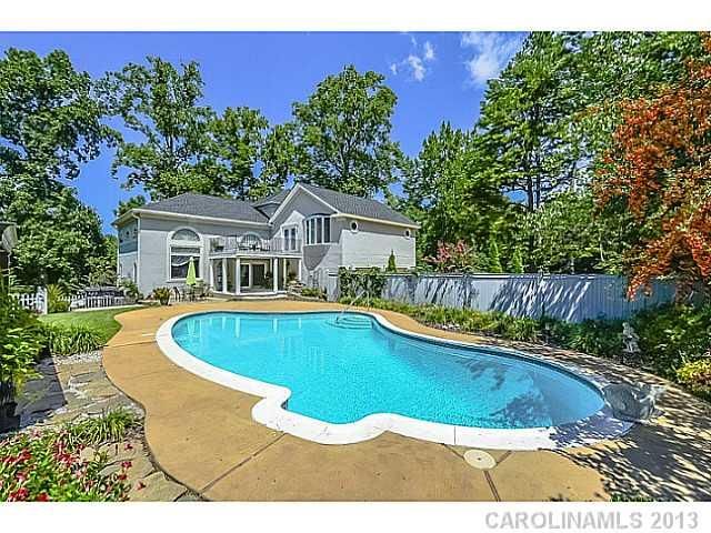 200 Shadow Lakes Dr, Clover, SC 29710