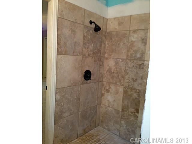 716 Mountainview Dr, Charlotte, NC 28270