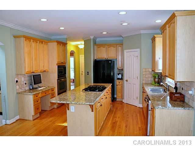 18731 Dembridge Dr, Davidson, NC 28036