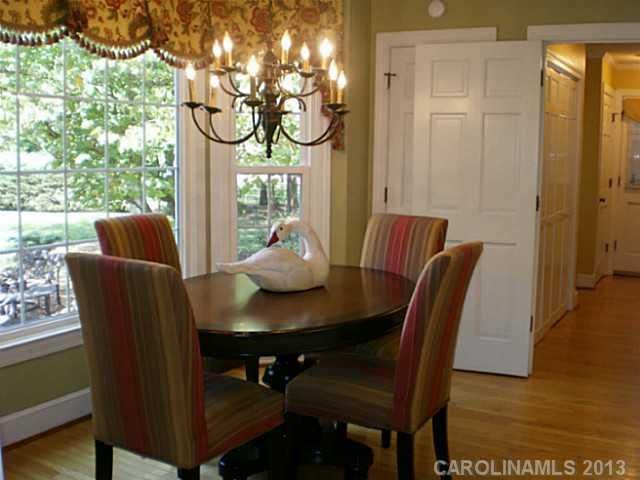 6100 Thornbriar Ct, Charlotte, NC 28277
