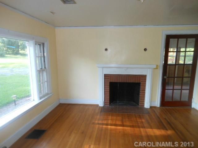 7131 Reames Rd, Charlotte, NC 28216