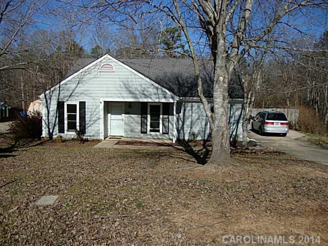 908 Brenham Ln, Matthews, NC 28105