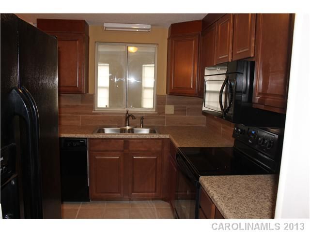 2106 Kingstree Cir, Gastonia, NC 28054