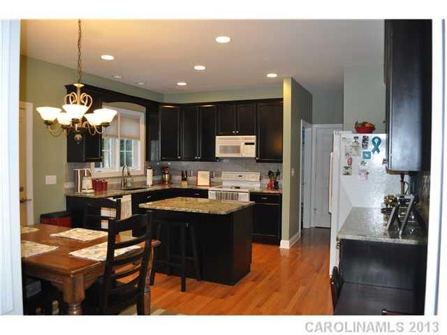 11210 Mountain Pine Dr, Charlotte, NC 28214