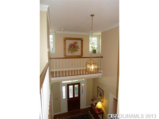 595 NW 19th Avenue Dr, Hickory, NC 28601