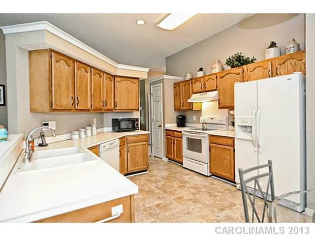 8202 Hirsch Dr, Charlotte, NC 28277