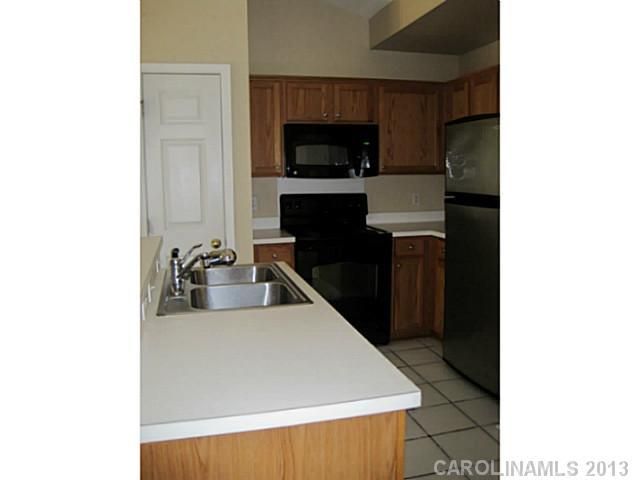 6521 Pepperbush Ct, Charlotte, NC 28262