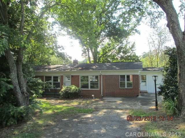 681 NW 20th St, Hickory, NC 28601