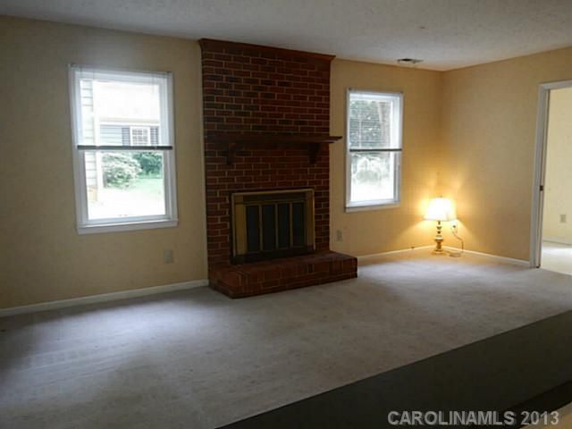 2818 Edgebrook Cir, Matthews, NC 28105