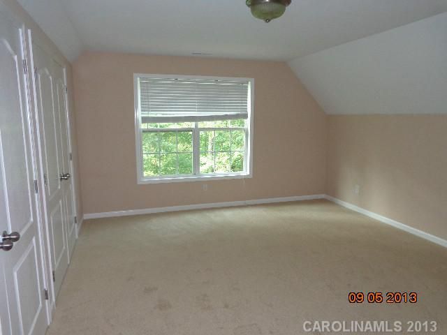 3932 Sky Dr, Charlotte, NC 28226