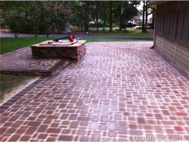 6800 Windyrush Rd, Charlotte, NC 28226