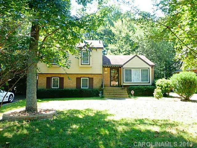 6616 Bluestone Ct, Charlotte, NC 28212