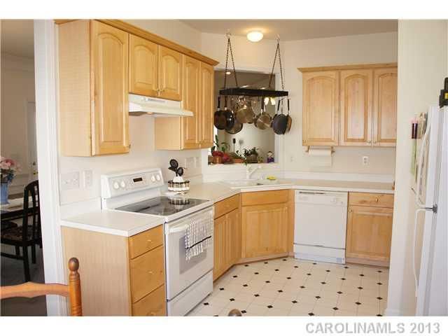413 Riverfront Pw, Mount Holly, NC 28120