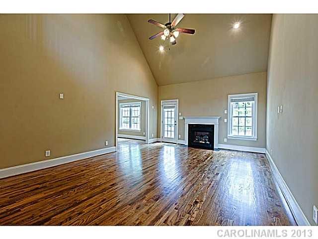 4006 Saint Andrews Ct, Cramerton, NC 28032